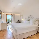 La Del Mar فندق دينايا