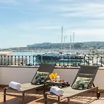 فندق La Del Mar دينايا