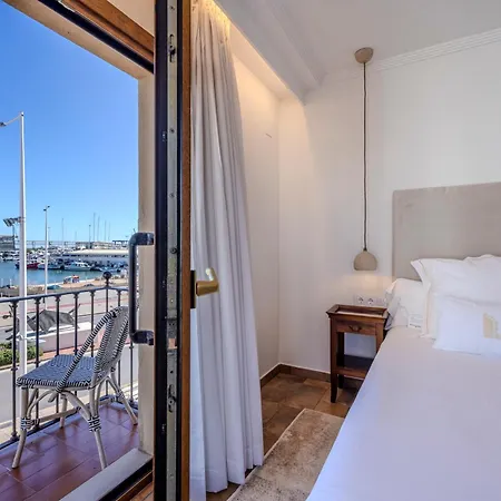 La Del Mar מלון 4*