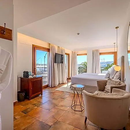 La Del Mar Hotel