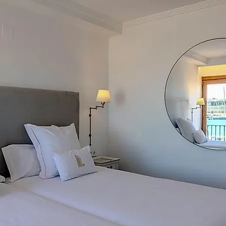 Hotel La Del Mar