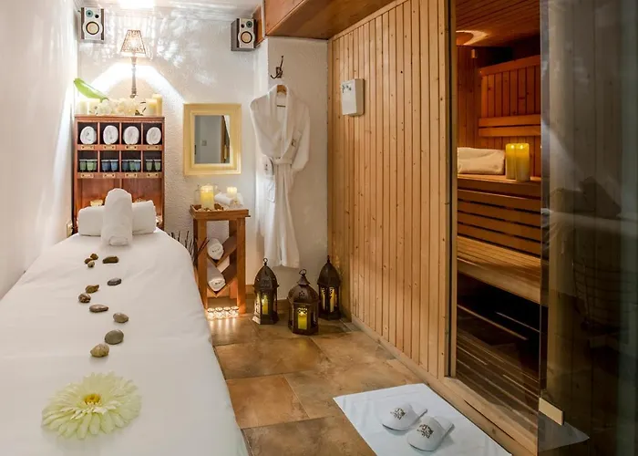 La Del Mar Отель