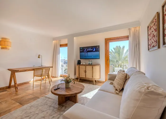 Hotel La Del Mar